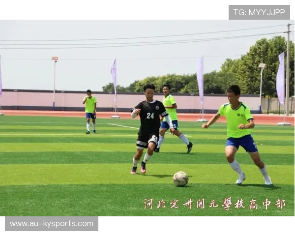 足球俱乐部在青训中设立职业导师與实习对接渠道帮助球员转型，足球青训教练培养
